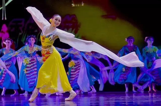 重庆芭蕾舞团《追寻香格里拉》参演 第五届全国少数民族文艺会演获银奖